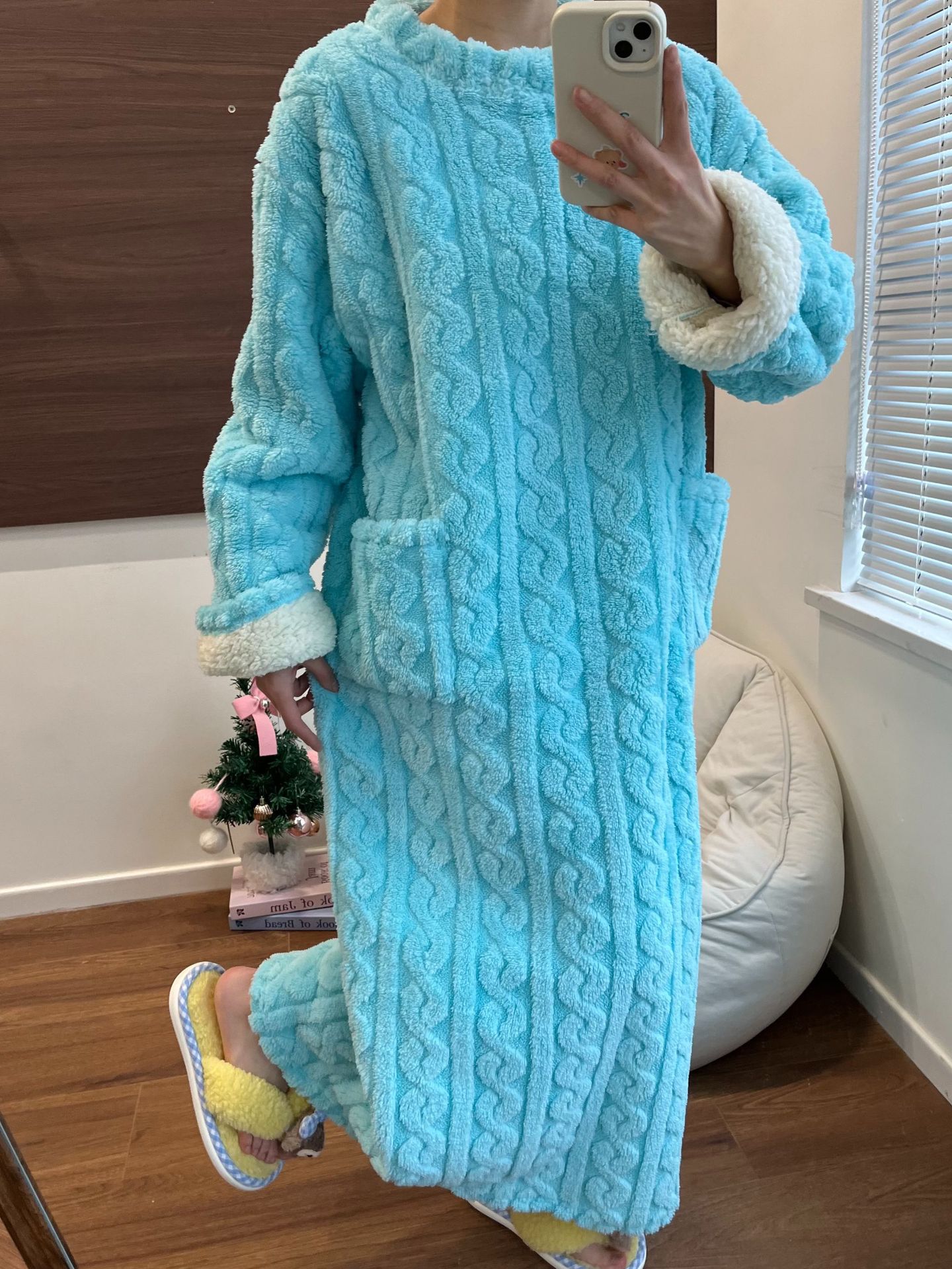 Picture of [Original Real shot] walking quilt coral velvet jacquard nightgown winter pajamas warm homewear nightdress
