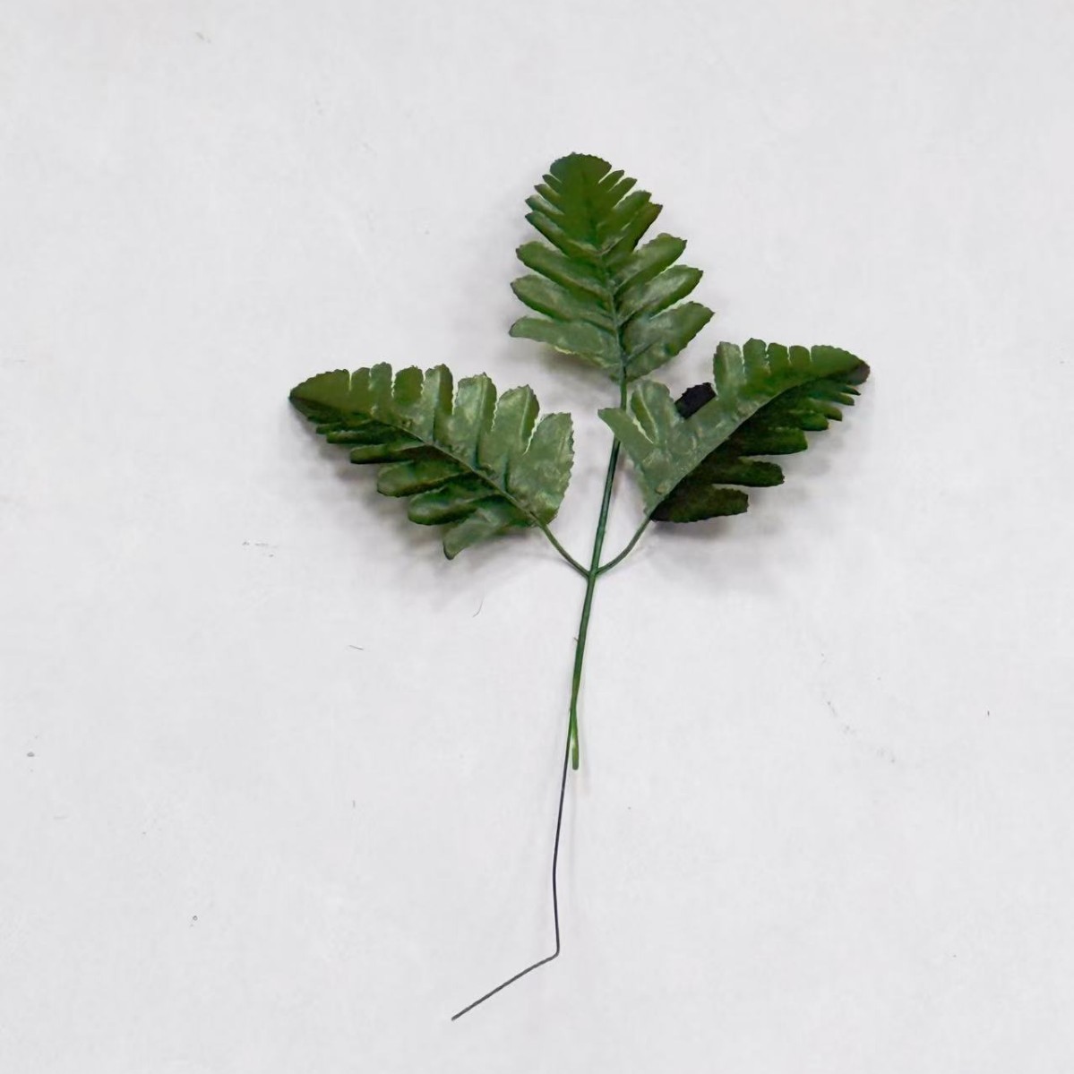 Picture of Simulated Persian Leaves, Artificial 7-Pronged Persian Leaves, Green Plant Flower Arrangement Accessories, Simulated Leaves, Simulated Flower Wedding Decoration