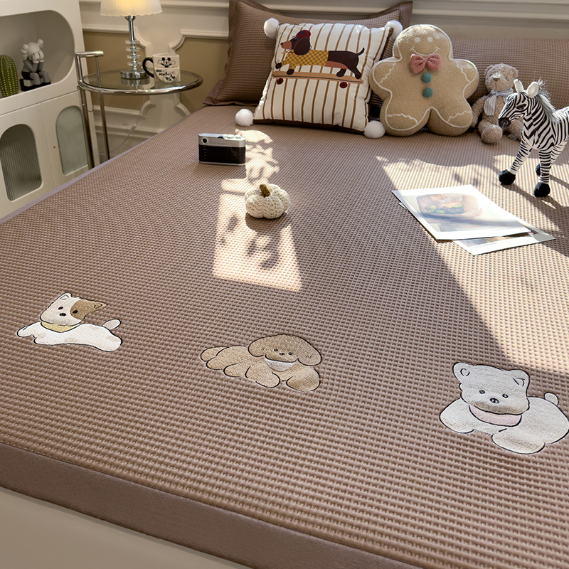 Picture of Summer 100% Polyester Ice Bean Mat Three-Piece Set Ice Silk Mat Fitted Sheet Air-Conditioned Soft Mat Type a Maternal and Infant Grade