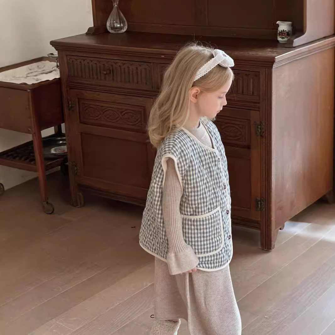 Picture of Girls Dress 2025 Spring and Autumn New Korean Style Children's Solid Color Knitted Princess Dress Baby Mid-Length Sweater Dress