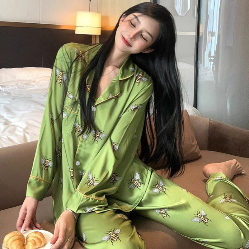 Cross-border temperament white silk-like ladies home clothes spring bee illustration long sleeve two-piece set real shot wholesale