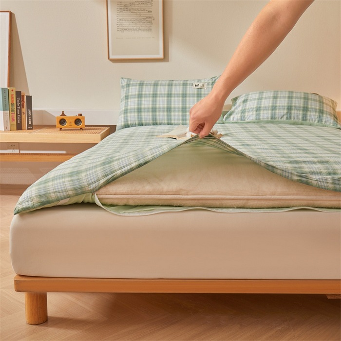 Picture of Cotton Mattress Removable and Washable Mattress Thickeneded Autumn and Winter Bedding Dual-Purpose Student Dormitory Bottom for All Seasons