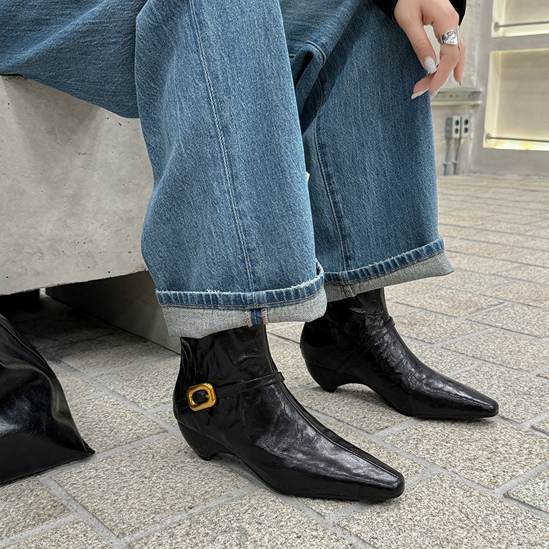 24 European and American personality leather foreign style short boots women's single boots fashion trend with thick heel belt buckle small square head 40 yards