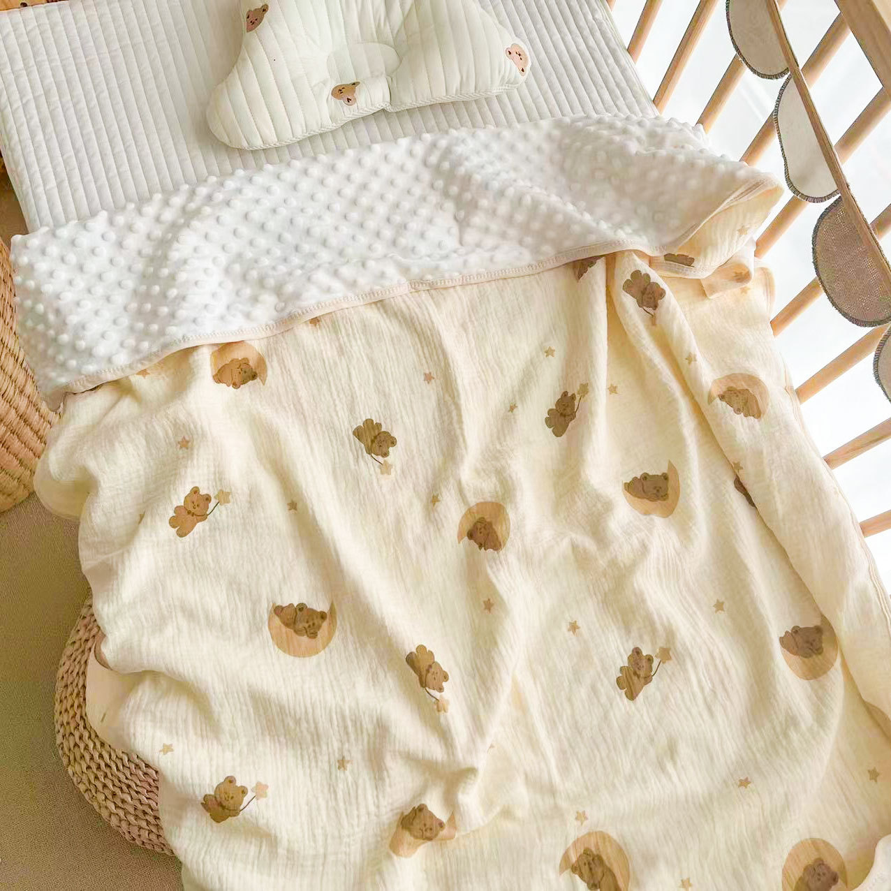 Picture of Bean Blanket Baby Quilt Summer Thin Gauze Air-conditioning Quilt Wholesale Children's Cotton Wrinkle Baby Blanket for Hair