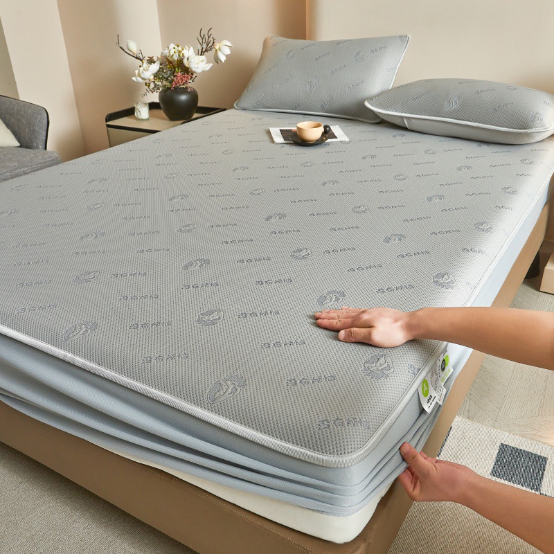 Picture of Class A ice silk mat three-piece set 2025 new summer machine washable antibacterial air conditioning soft mat bed hat 1.8 meters