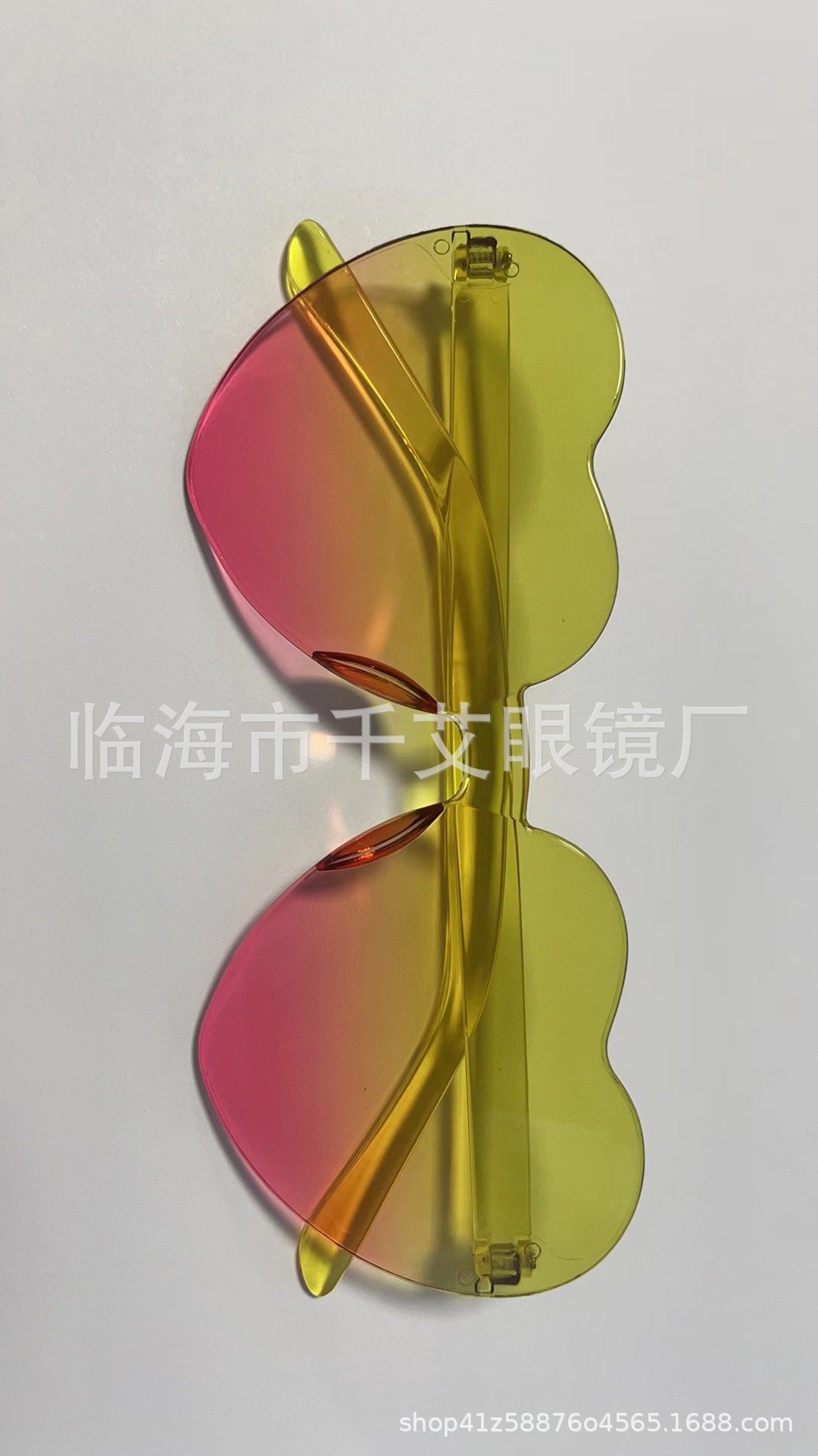 Picture of Heart Sunglasses, Heart Sunglasses, Jelly Color Rimless Heart-Shaped One-Piece Glasses, Dazzling Color Glasses