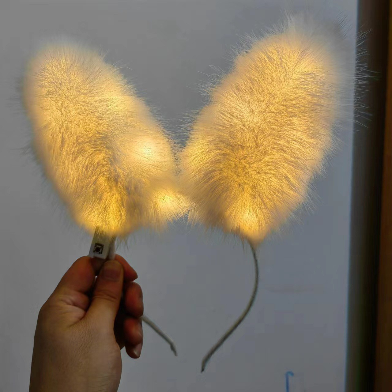 Picture of New 14 lights fox fur lengthened rabbit ears hairband luminous feather wreath night market ground push flash headdress gift