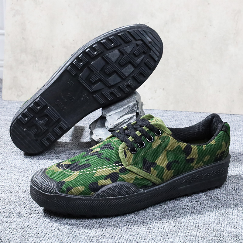 Picture of Liberation shoes men's construction site shoes labor protection shoes low side liberation shoes yellow rubber shoes factory wholesale a generation of hair