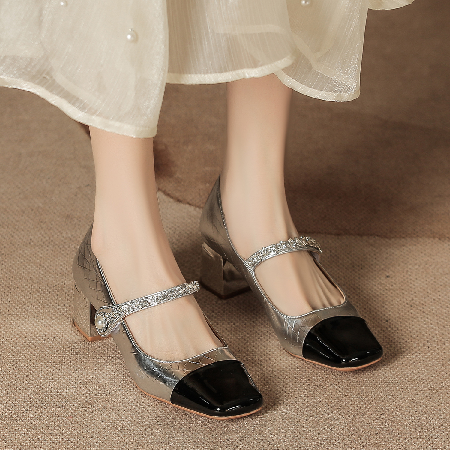 2025 New Summer Small Leather Shoes Women's College Style Easiest for Match Fashion Slip-On Shallow Mouth Square Toe Single Shoes Women's Shoes