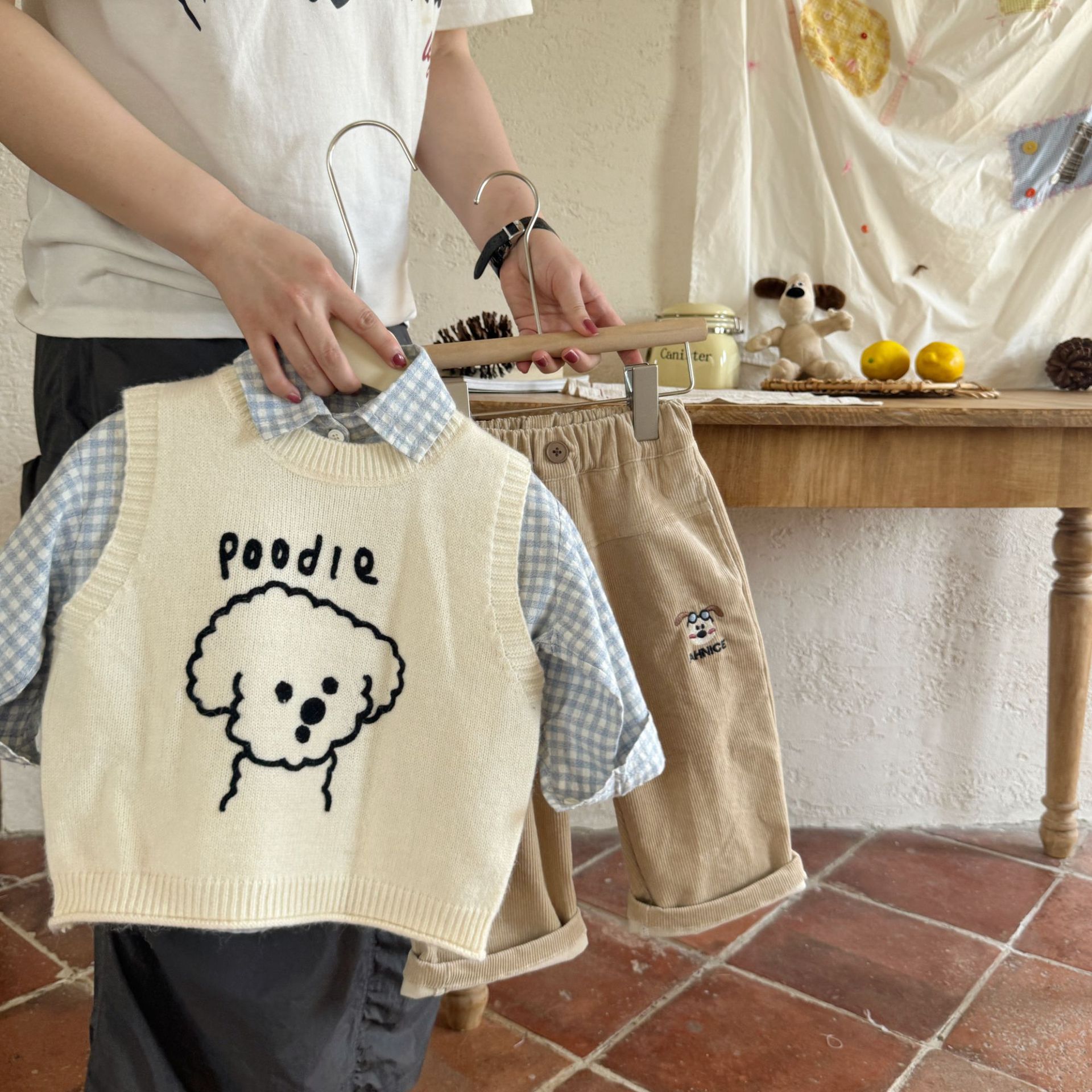 Picture of 2024 new baby boys and girls two-color pullover sweater vest children's vest