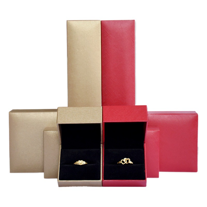 Leather-filled paper jewelry box ring box pendant jewelry box jewelry packaging box bracelet necklace gift box wholesale