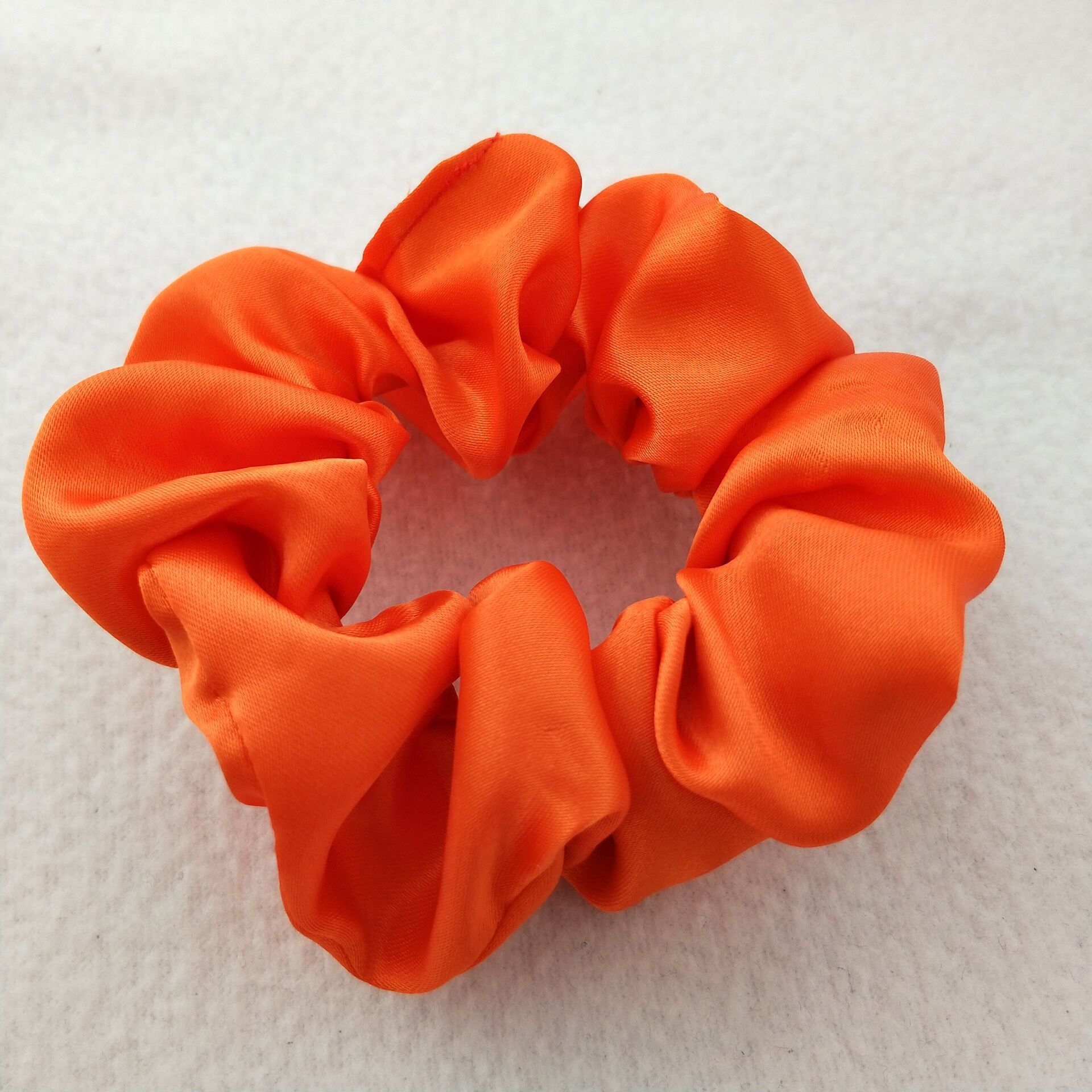 Picture of Cross-Border Amazon Satin Fabric Satin Scrunchie for Women, High-End Bun Hair Tie