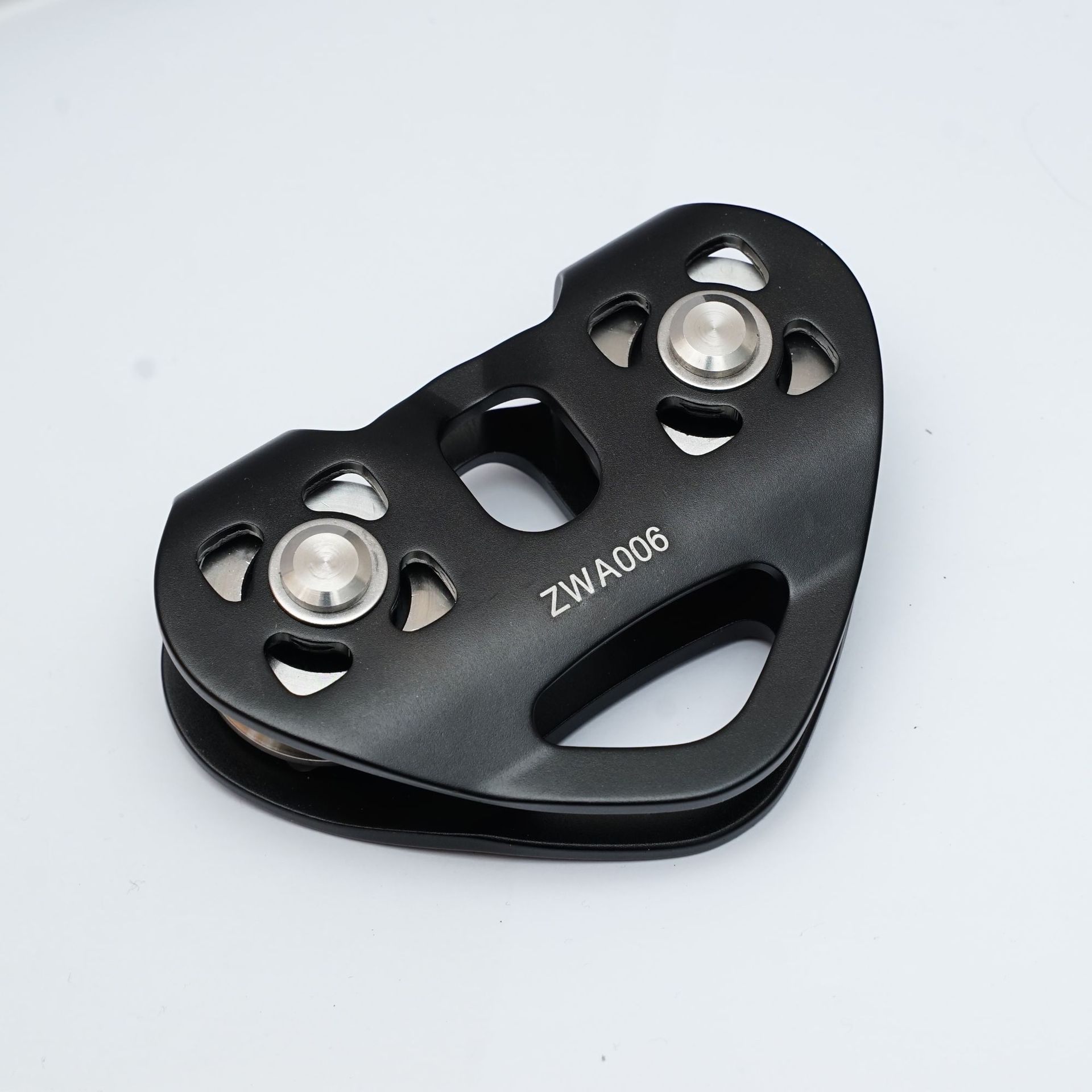 Picture of Cross-Border heart-shaped double pulley outdoor Mountaineering Rock climbing pulley set high-altitude transportation equipment love lifting rescue pulley