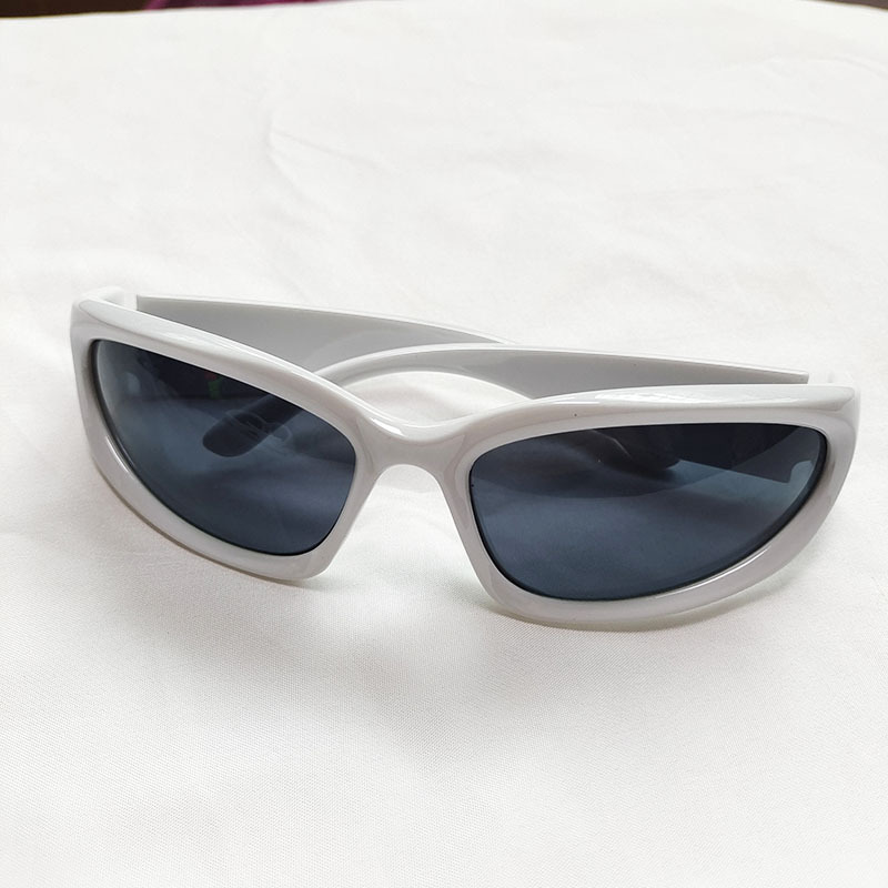 Picture of Punk Futuristic Sunglasses Women's European and American Hot Girls Super Cool Street Photograph Sun Protection Glasses Men's Sports Style Riding Sunglasses