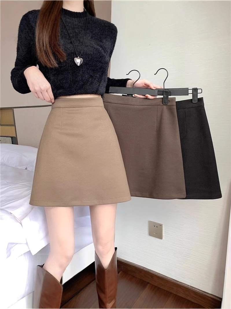 Black Woolen A- Line Skirt Autumn and Winter 2024 New Korean Style High Waist Slimming Simple Solid Color Sheath Skirt for Women