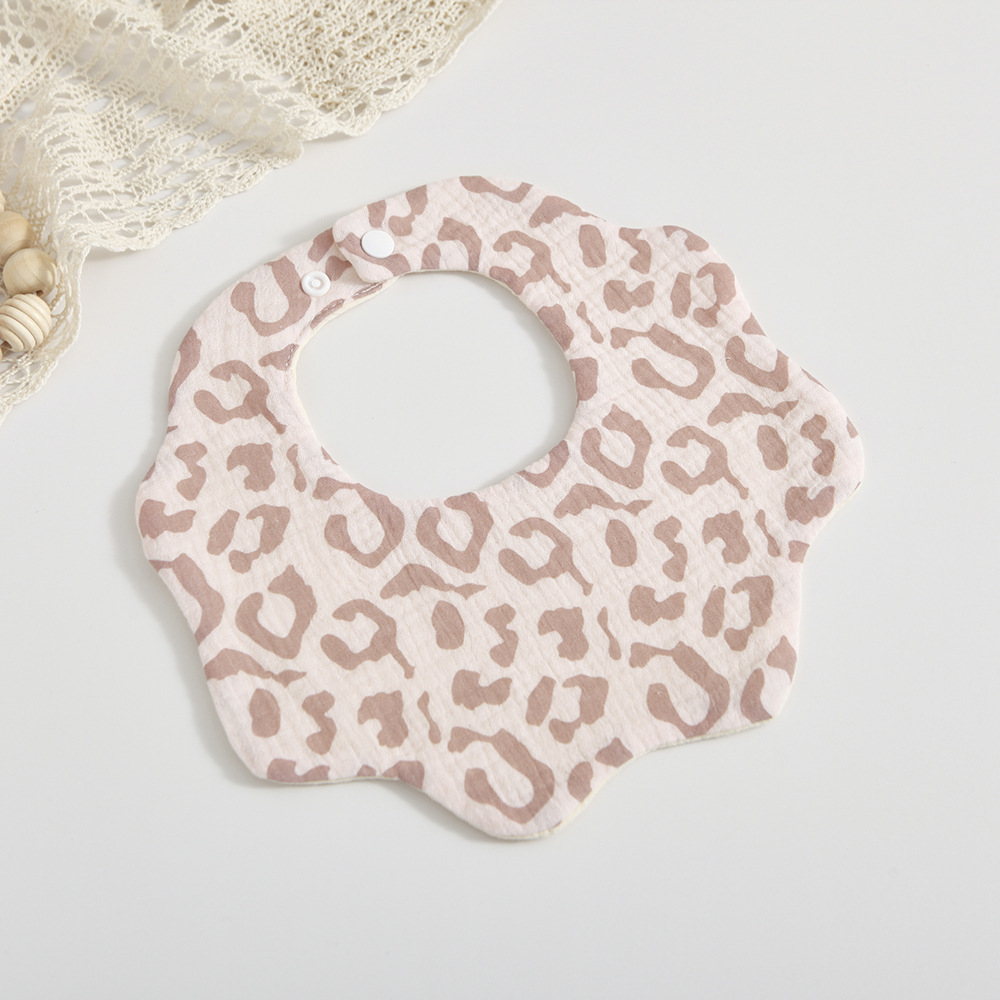 Picture of Han Feng 6-layer cotton gauze petal bib Zou Zou cloth saliva towel 360 degree newborn bib baby anti-spitting milk towel