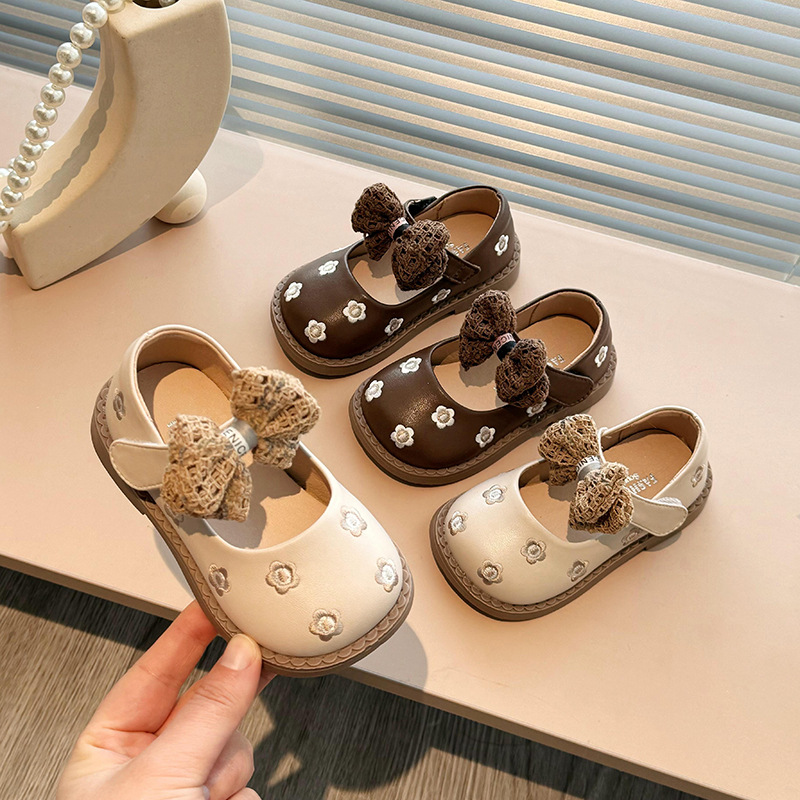2025 Spring New Girls Retro Embroidered Leather Shoes Shallow Mouth Beanie Shoes Little Girls Princess Shoes Baby Single Shoes