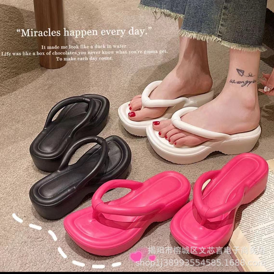 Picture of Thick bottom flip-flops ladies wedge heels flip-flops eva slippers summer outdoor wear heightening sandals summer sandals wholesale