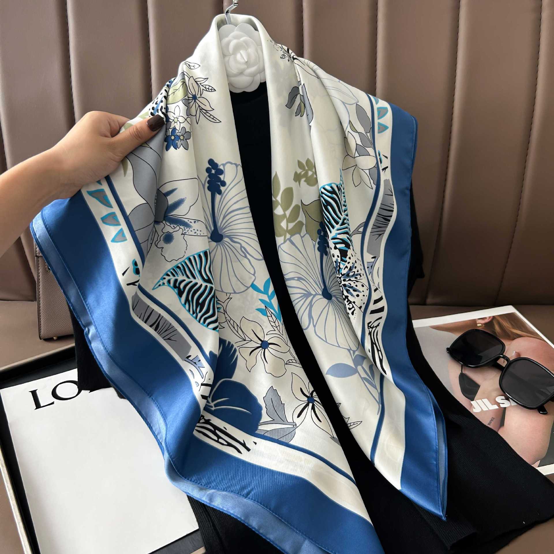 Picture of New 90cm Large Square Silk Elegant High-grade Decorative Shawl Women's Silk Scarf Fashion All-match Professional Scarf
