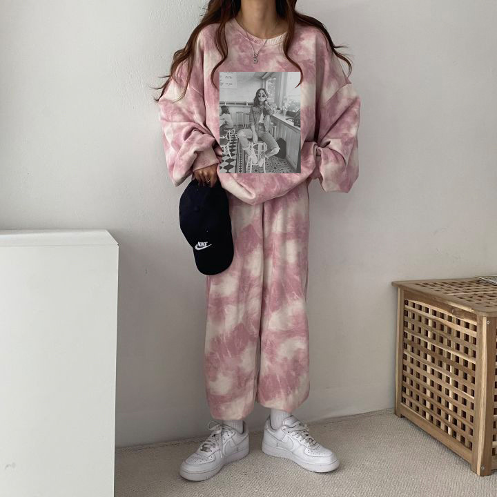 Factory 2024 Spring and Autumn New Fashion Leisure Sports suit Women's Purple Age-reducing Round Age Sweater Two