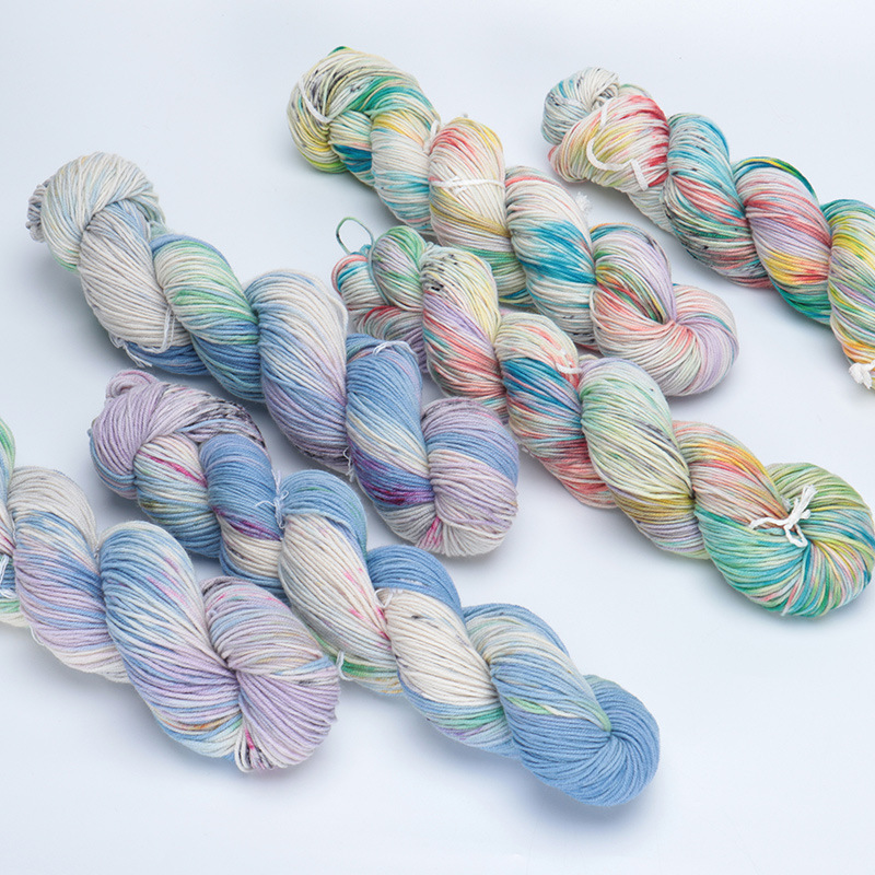 Silk Joy/Hand-Dyed Colorful Merino Wool Yarn, Fine-Spun Wool Yarn, Soft and Skin-Friendly Yarn Ball
