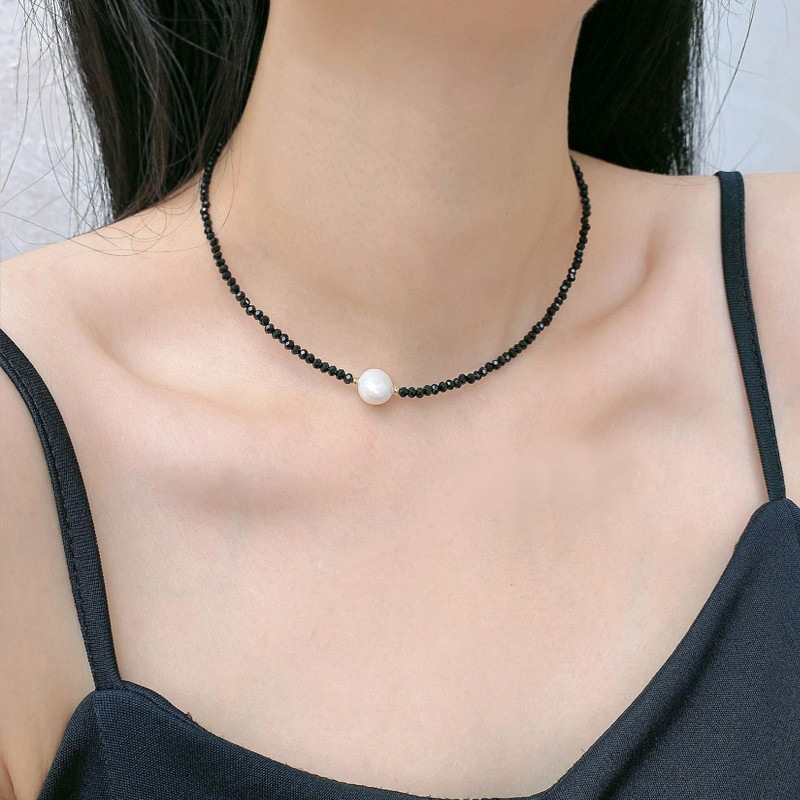 High-grade French retro clavicle chain elegant pearl black artificial crystal short necklace necklace 2022 New