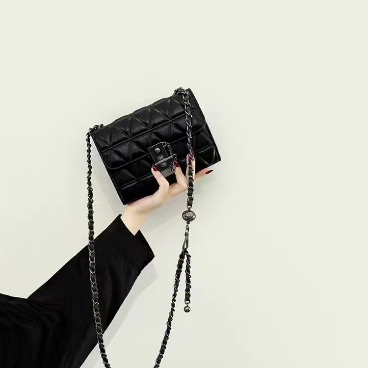New Fashion Easiest for Match Shoulder Messenger Bag Lingge Women's Bag (four Styles)