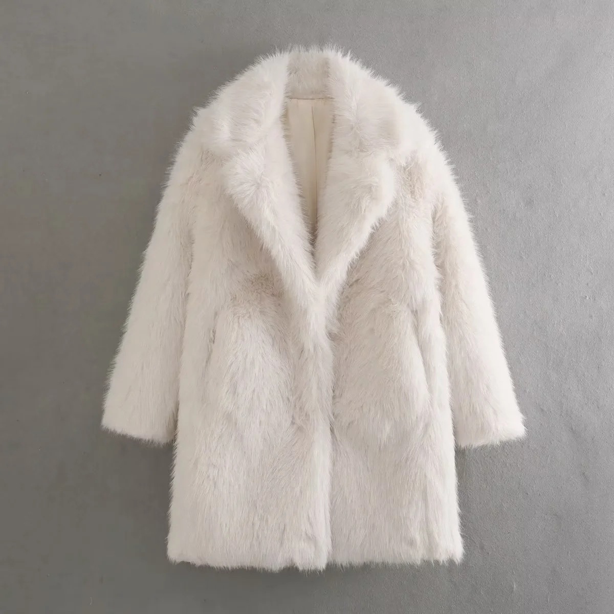 Picture of Autumn and winter artificial wool warm coat 2024 women's new warm wool cotton-padded coat fashion large lapel cotton-padded coat