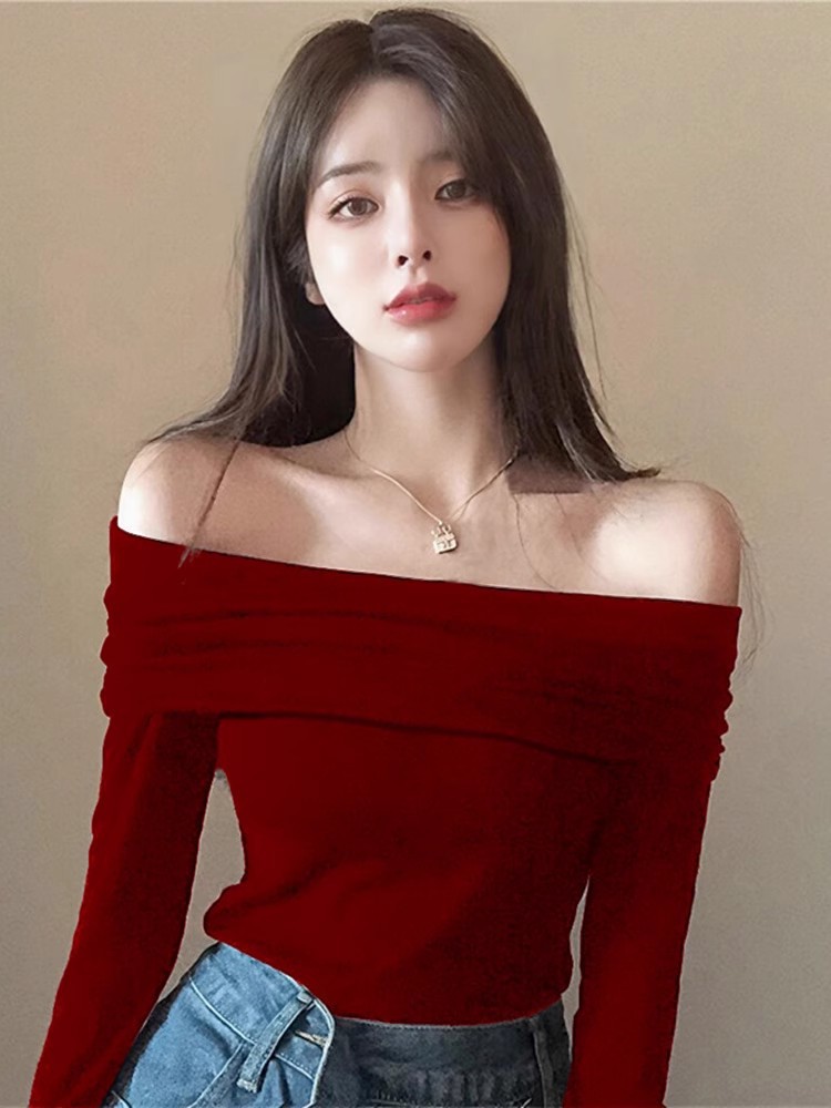 Retro off-shoulder long-sleeved T-shirt women's hot girl super beautiful off-shoulder top high-grade sexy bottoming shirt