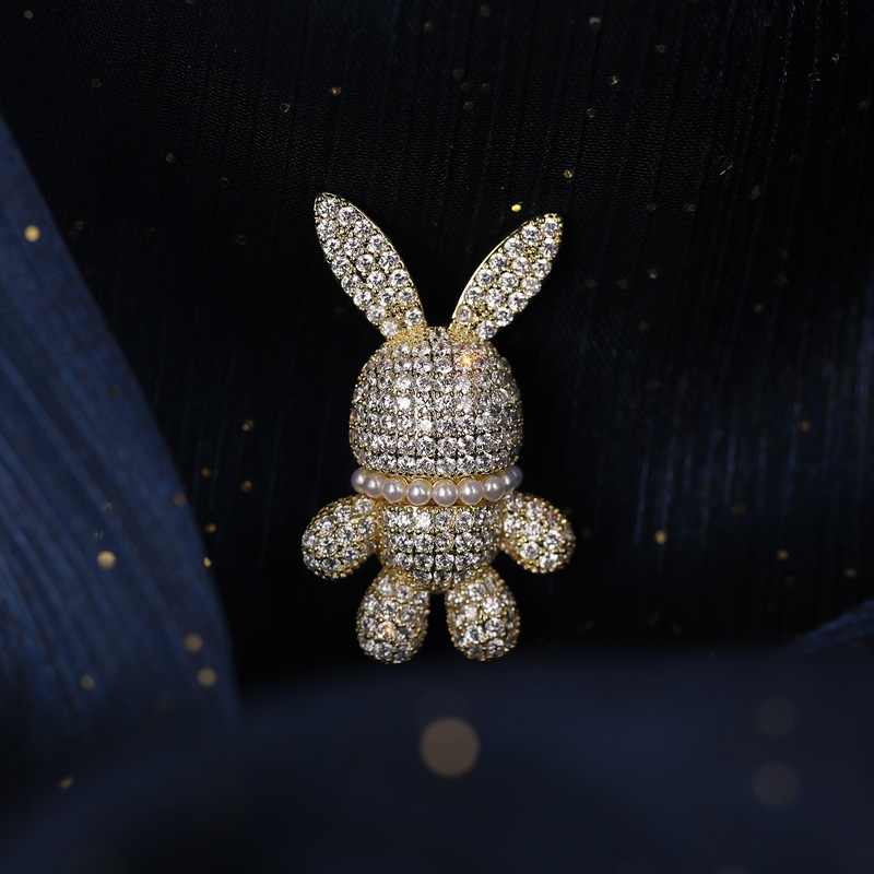Thousand Family Silver Little Red Riding Book New Exquisite Micro-inlaid Zircon Rabbit Brooch Gift Niche Pin Light Luxury Jewelry for Women