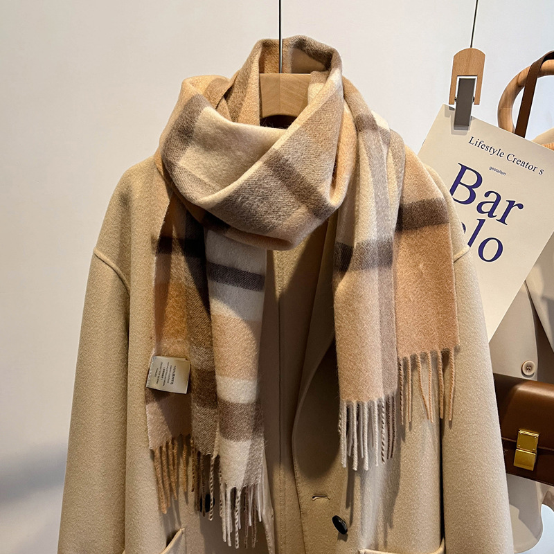 Picture of 2025 New British Wool Scarf Women's Autumn and Winter Plaid Warm Fashion Easiest for Match Middle-Aged Ladieswear's Scarf Gift