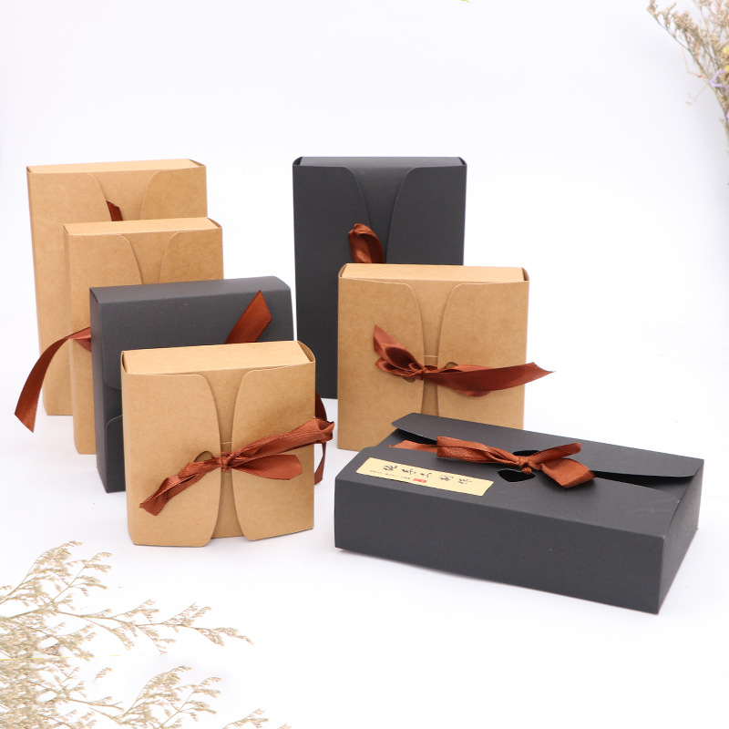 White cardboard square baking box Kraft paper box in stock gift universal packaging snowflake crisp gift box formulation