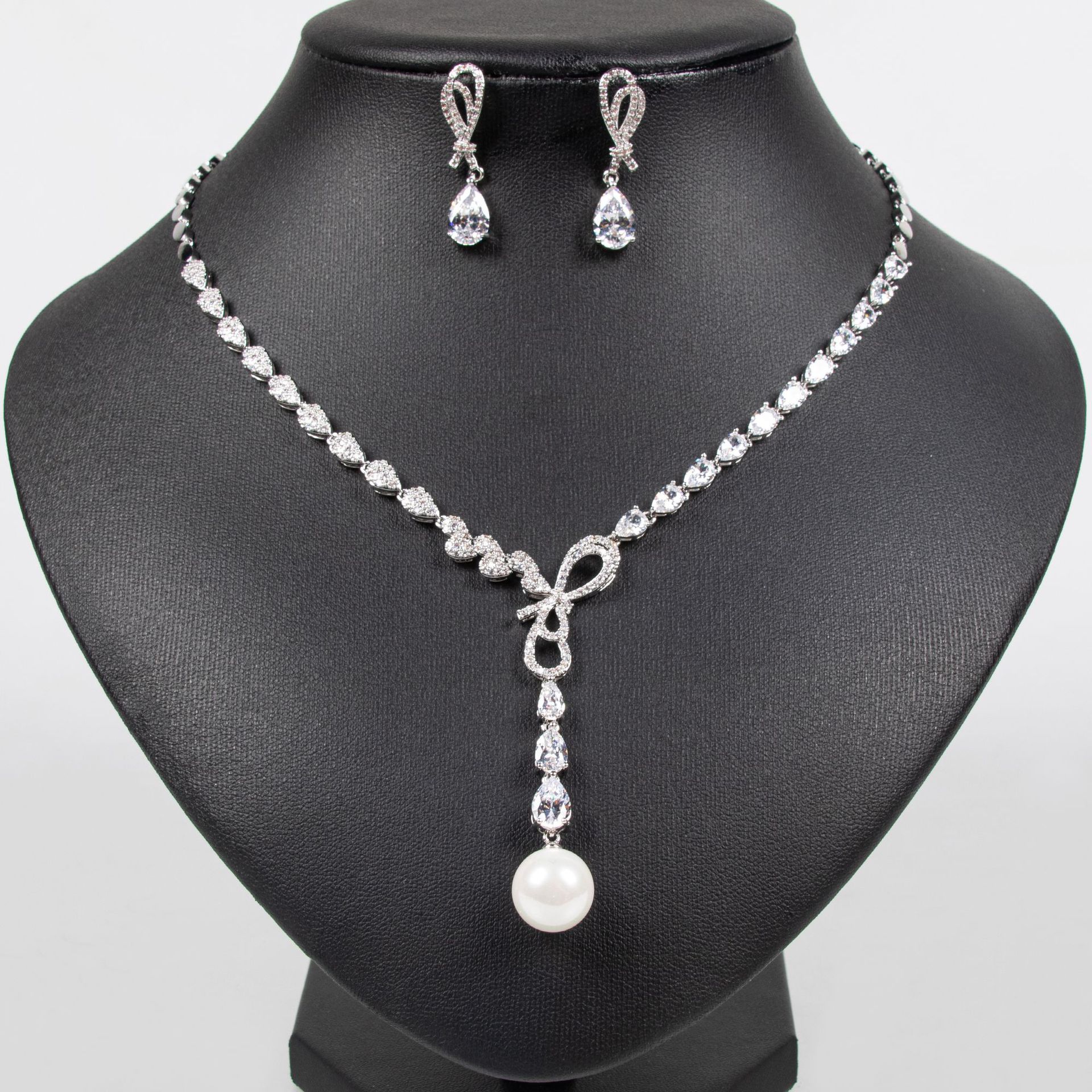 European and American Explosions Jewelry Niche Design Water Drop Pearl Necklace Bridal suit Banquet Dress Accessories Wholesale