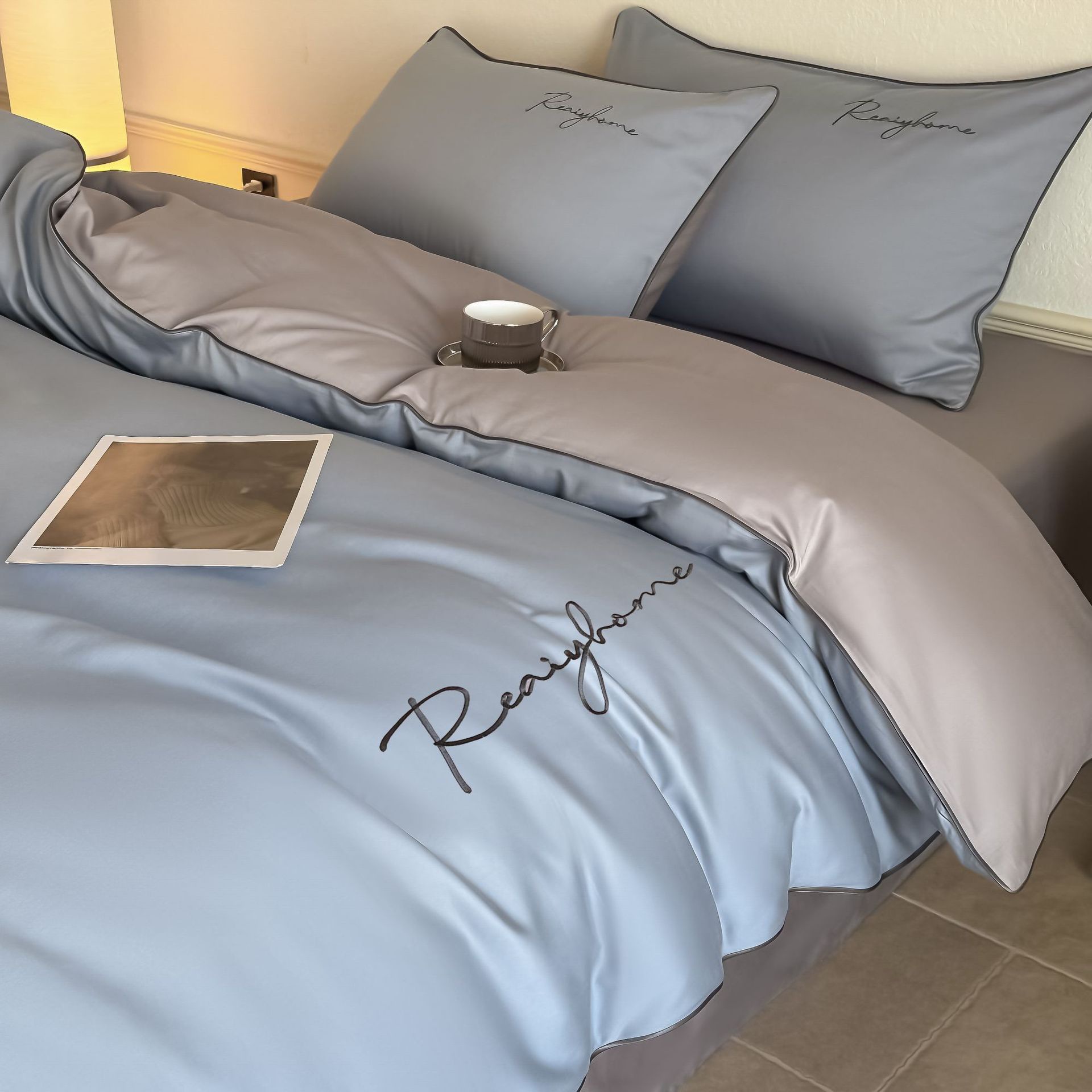 Picture of 60 Xinjiang long-staple cotton four-piece cotton bed sheet bed hat light luxury embroidery dormitory three-piece cotton bedding s