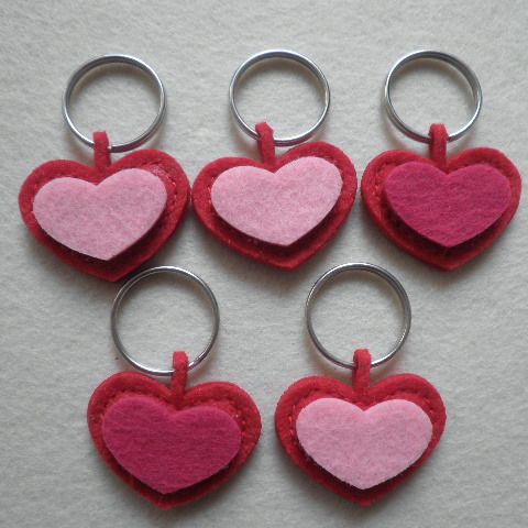 Manufacturer Supplies Felt Non-Woven Jewelry Pendants, Christmas Pendants, Spring Festival Pendants, Indoor Atmosphere Decoration Heart-Shaped