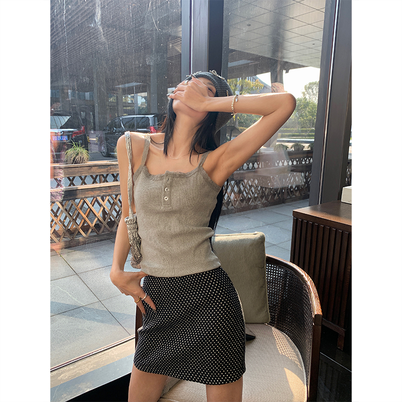 Picture of 2024 Vest Women's Korean Style Spring and Summer Inner Wear Slim-Fit Button Lace Small Strap Base Top