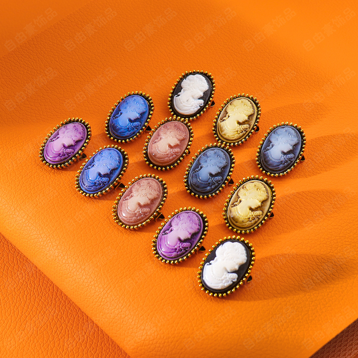 Picture of Cross-border New Retro Brooch DIY Creative Decorations Clothing Accessories Corsage Collar Pin Fashion Fixed Buckle