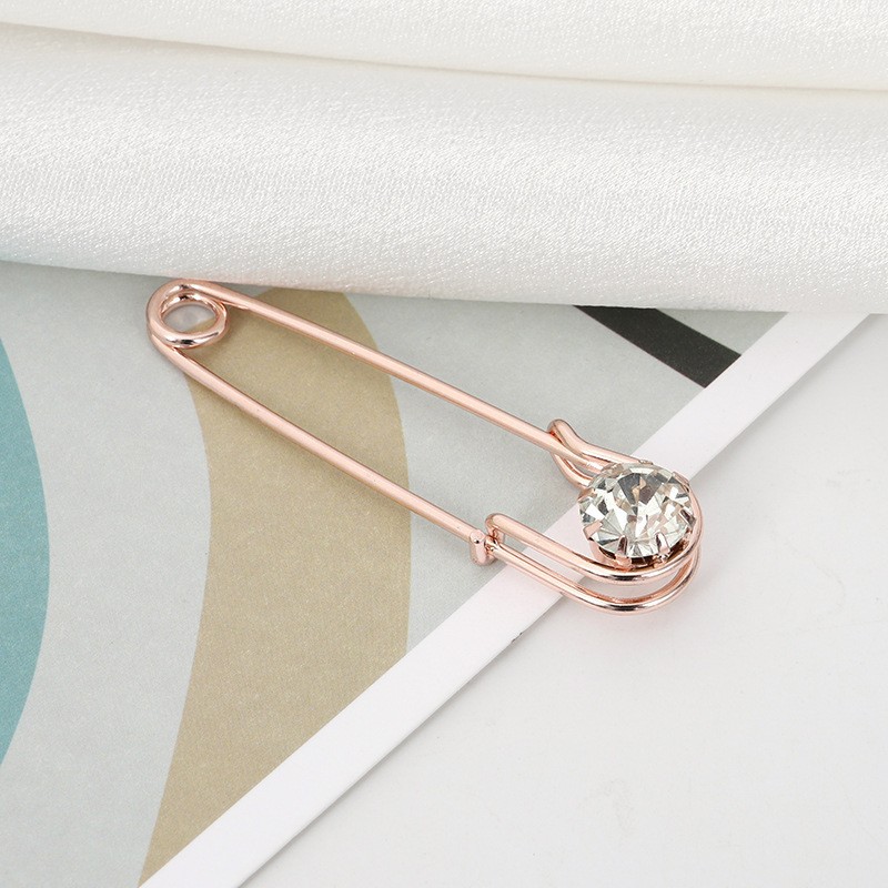European and American New Style Personalized Crystal Brooch, Simple Small Pin, Creative Fixed Pin, Anti-Exposure Artifact Brooch Decoration