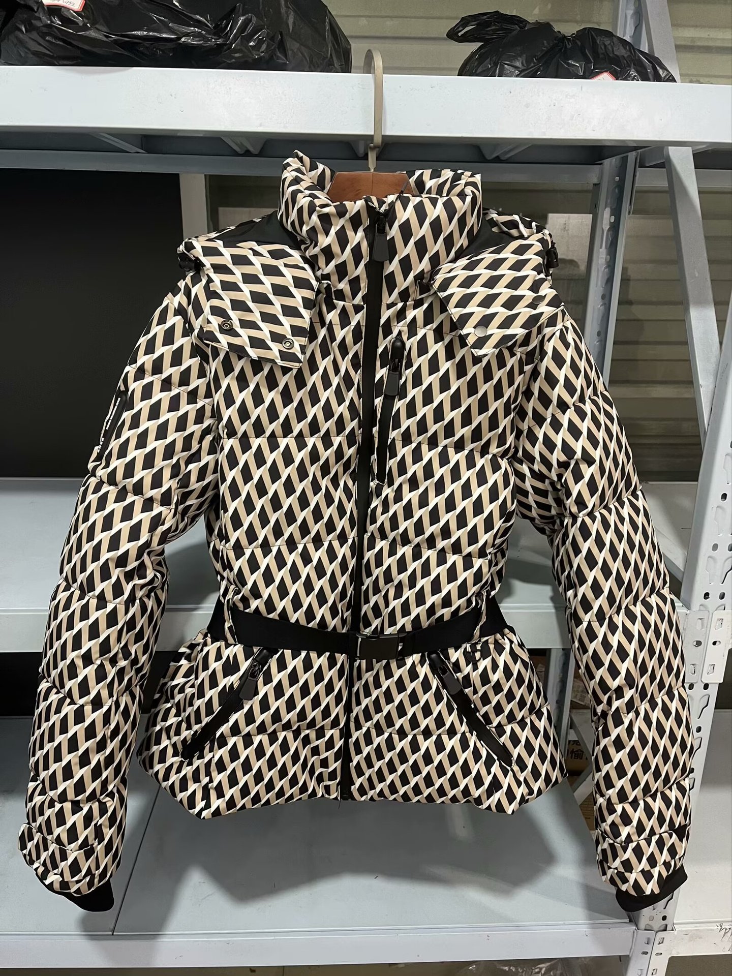 Picture of Trendy and Versatile Waist-Cinching down Cotton Jacket for Skiing Series on Aliexpress and Amazon