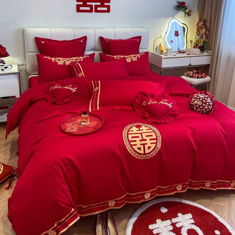 Picture of Cotton Wedding Bedding Four-piece Wedding Cotton 100 Bed Sheet Quilt Cover Big Red Festive Accompanying Quilt