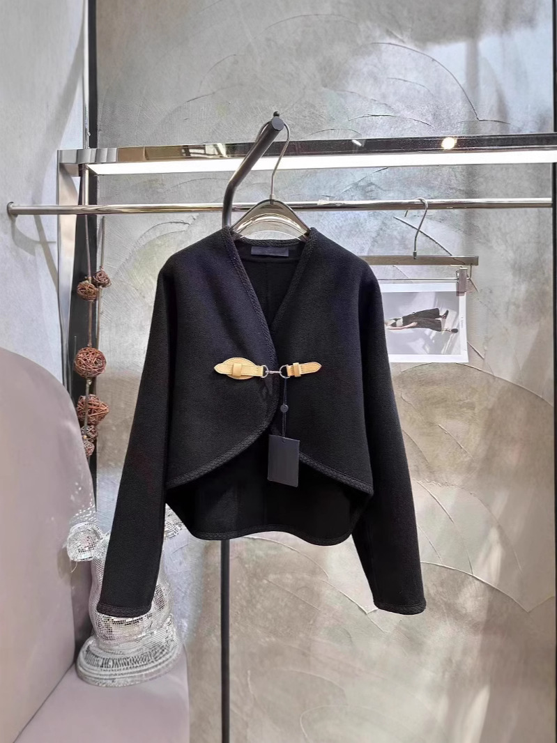 Picture of 2025 Autumn and Winter New Double-Sided Hand-Stitched Cashmere High-End Elegant Versatile Short Wool Outwear for Women