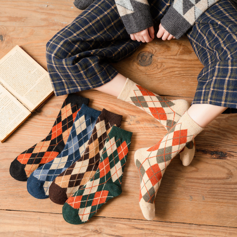 Wool socks women's mid-length stockings for autumn and winter online red ins trendy rhombus pla vintage British style spring and autumn stockings for women