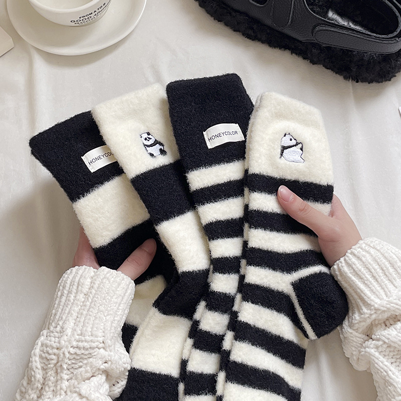Panda striped Australian velvet mid-calf length socks autumn and winter fleece-lined thick warm stockings winter postpartum confinement socks black and white