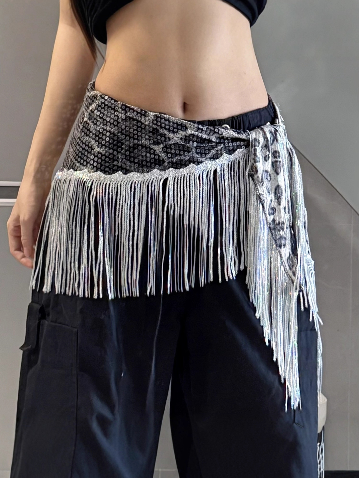 Jazz dance new personality leopard print butt curtain street dance trendy brand sequins waist with belly dance tassel hip scarf waist chain belt