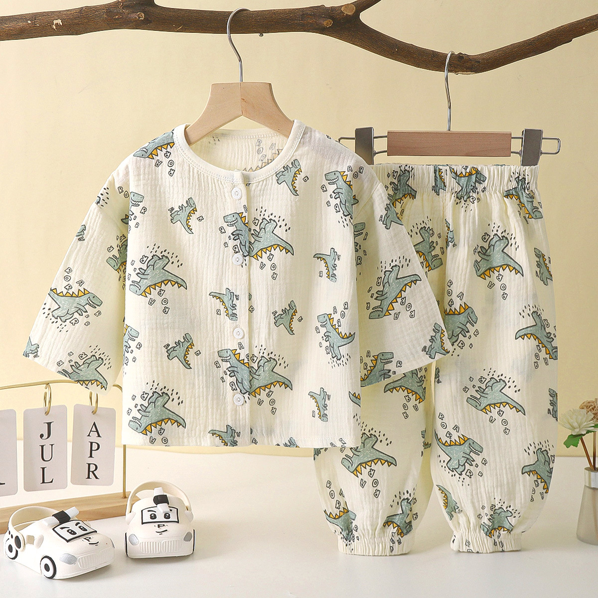 Picture of Children's thin double-layer cotton gauze boys' pajamas summer Girls' Home wear boys' long-sleeved bloomers suit