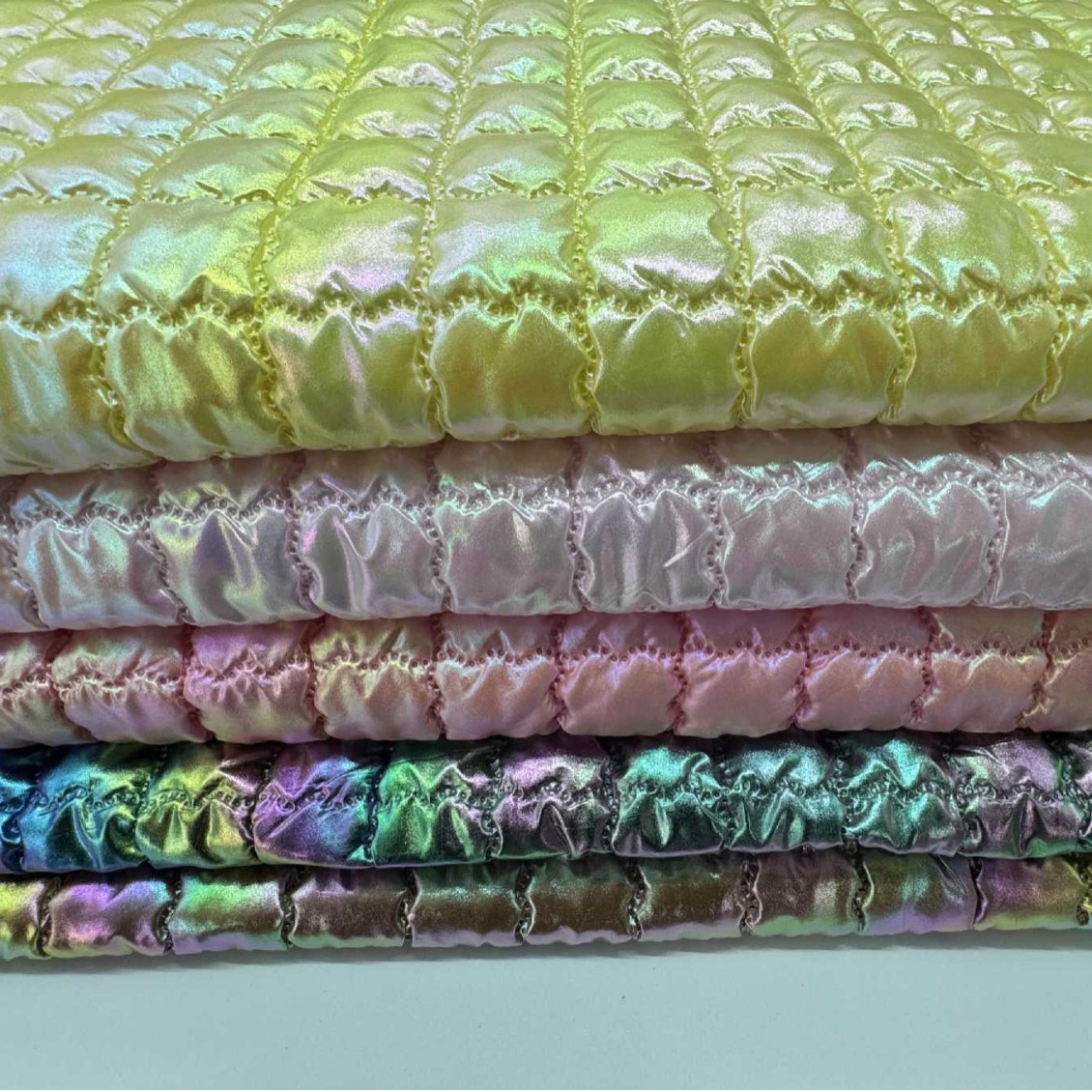 All-polyester plainweave spring yarn fabric, colorful clothing, ultrasonic quilting gradient fabric, down jacket, cotton suitcase, and bag fabric