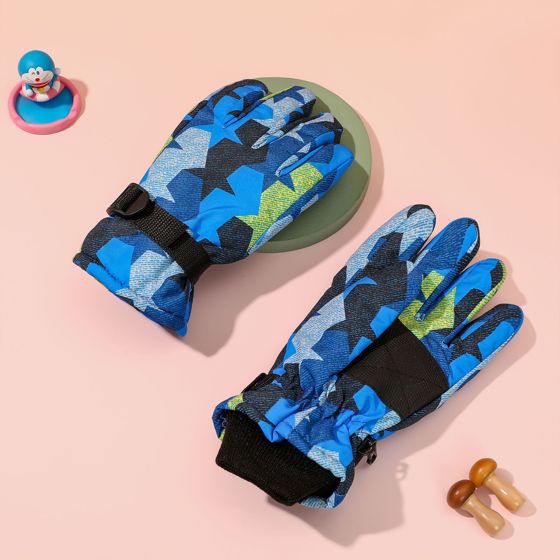 Picture of Ski gloves winter outdoor sports wholesale color children's gloves 9-15 years old warm gloves factory spot