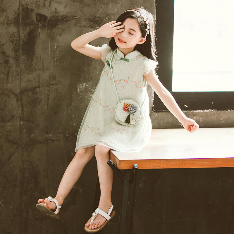 Picture of 2025 New Medium and Large Kidsren's Lace Cheongsam Girls' Dress Chinese Style Princess Dress Kidsren's Bag Cheongsam Suit