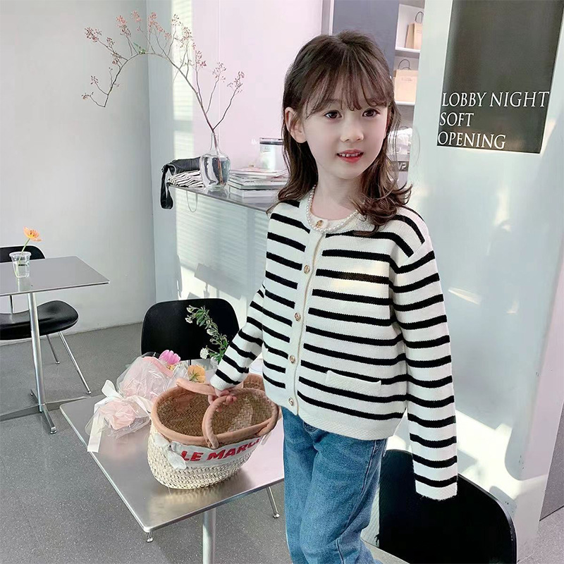 Picture of Girls' coat spring and autumn children's cardigan striped knitted outerwear autumn and winter children's Korean style western style sweater coat