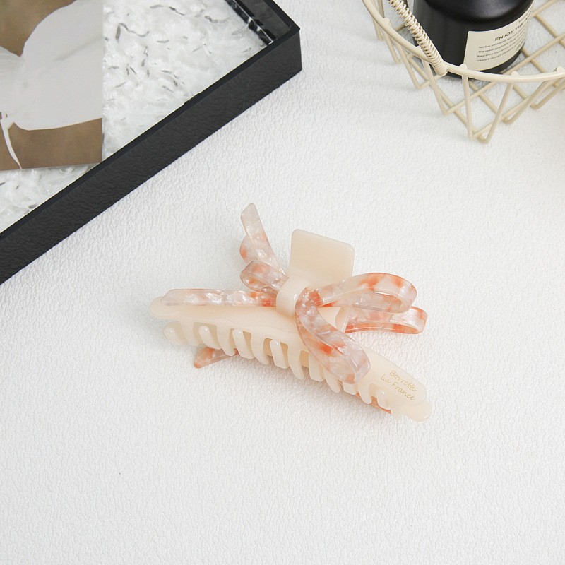 Picture of Tulip Cherry Grab Clip Premium 2024 New Maillard Grab Clip Cute Dalmatian Shark Clip Hair Accessories